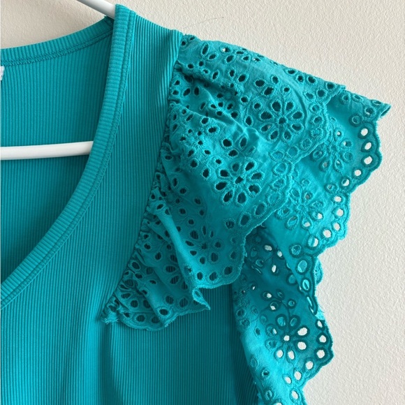 Chico’s Ribbed Eyelet Flutter Sleeve Tee Turquoise size M-L - Picture 3 of 11